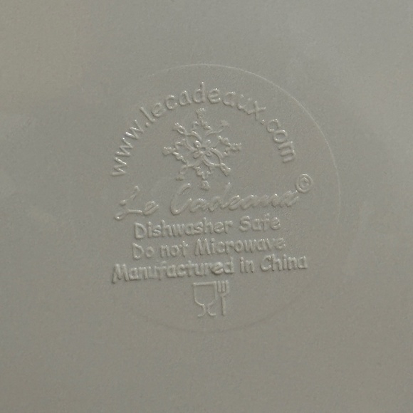 Le Cadeaux Melamine Fleur De Lis Large Serving Salad Pasta Bowl 12.5" X 8" X 3" - Picture 3 of 12